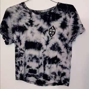 “Lowkey” Women’s Crop Top